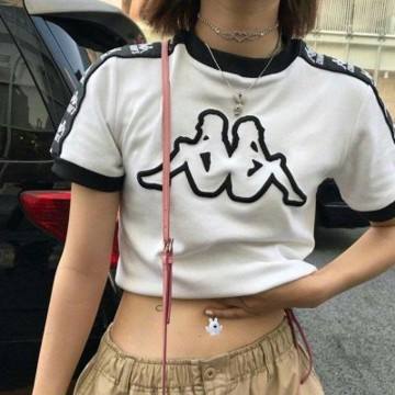 王毅同伊朗外长阿拉格齐通电话